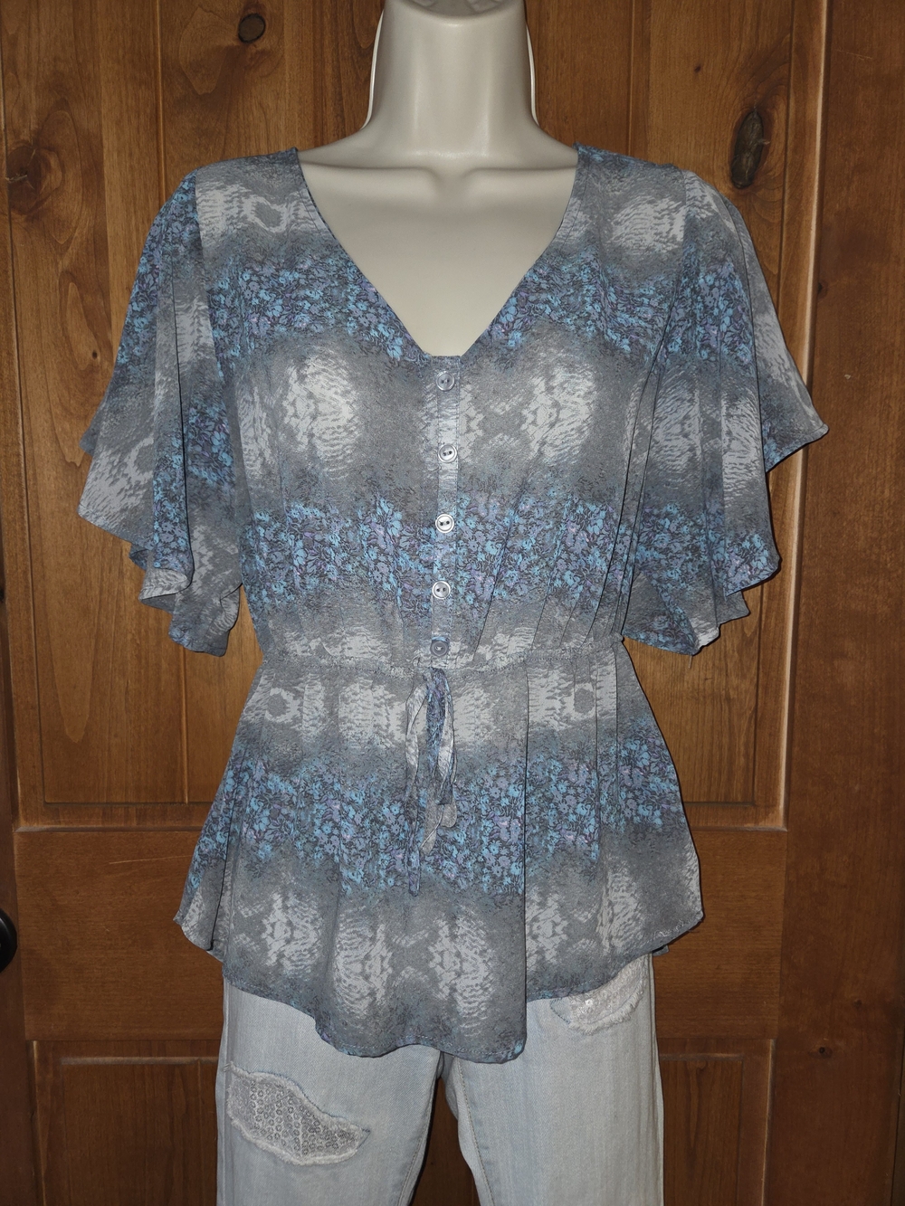Forever 21 Gray and Blue Floral V-Neck Button Blouse